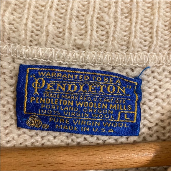 Vintage Pendleton wool long sleeve sweater with snowflake pattern - Picture 2 of 5